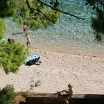 Apartments By The Sea Pisak, Omis - 1010 Apartman Mimice
