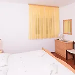 Apartments By The Sea Pisak, Omis - 1010 Apartman *